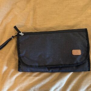 Dikaslon black changing mat for babies